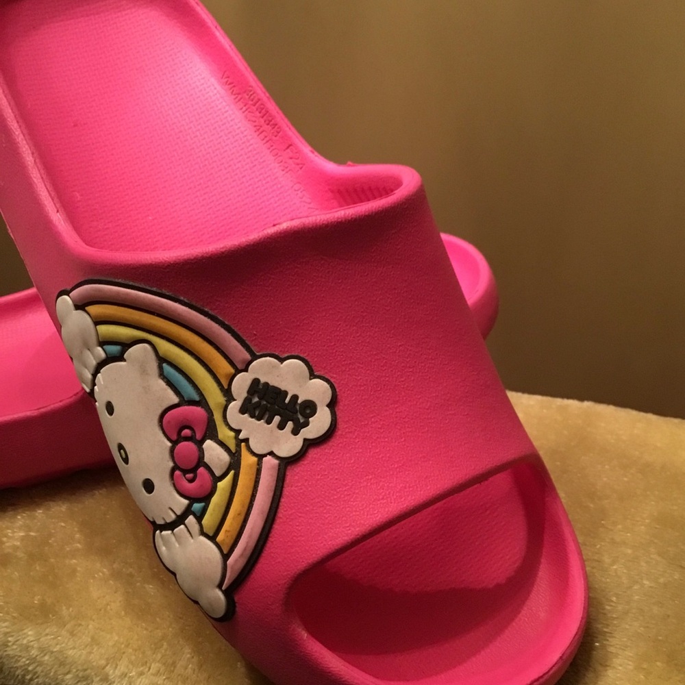 🩷🖤🌸 Hello Kitty Slides 🖤🩷🌸 Rainbow Design / Kitty Hot Pink / Gently Loved